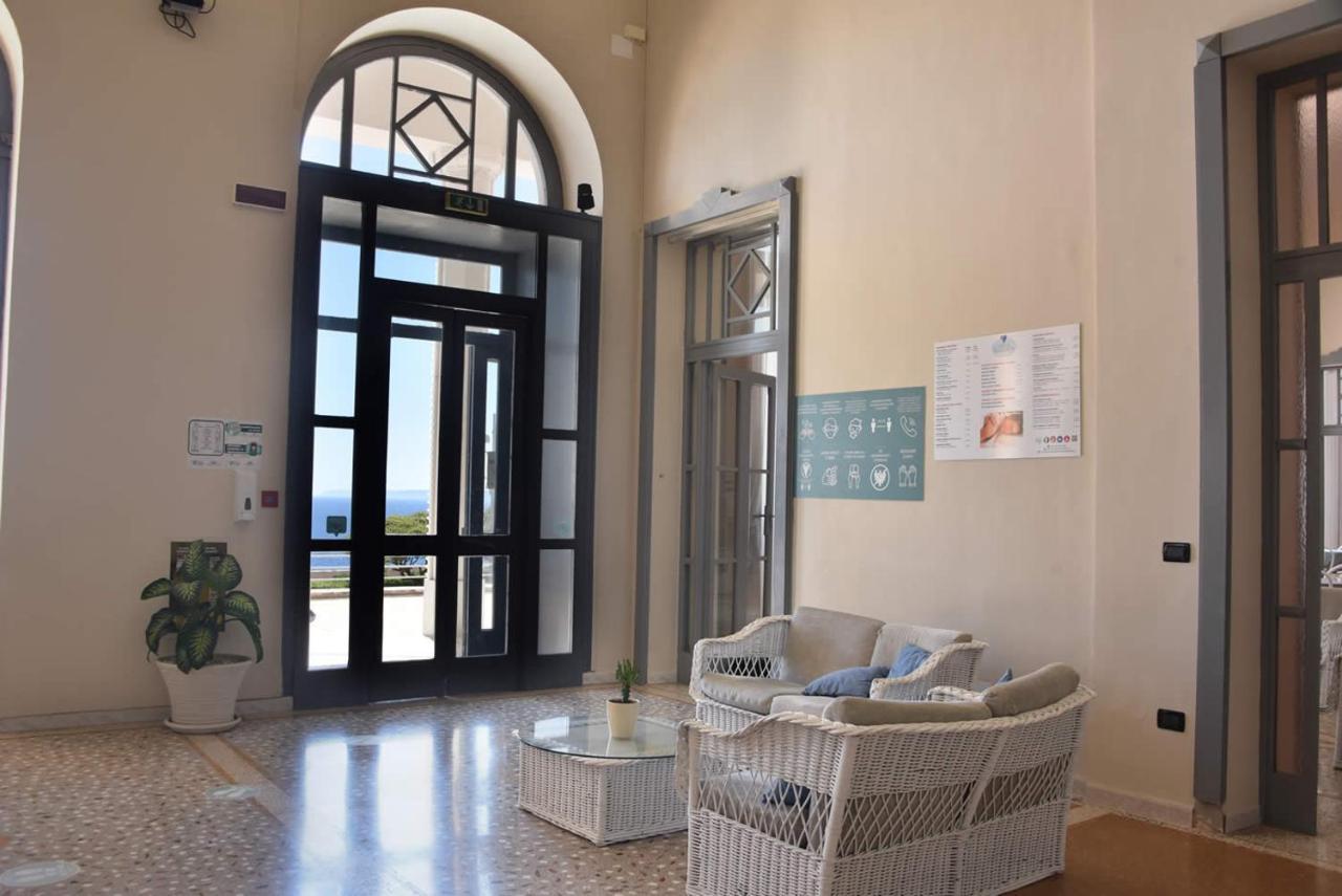 Albergo Palazzo Santa Cesarea Terme Exterior photo