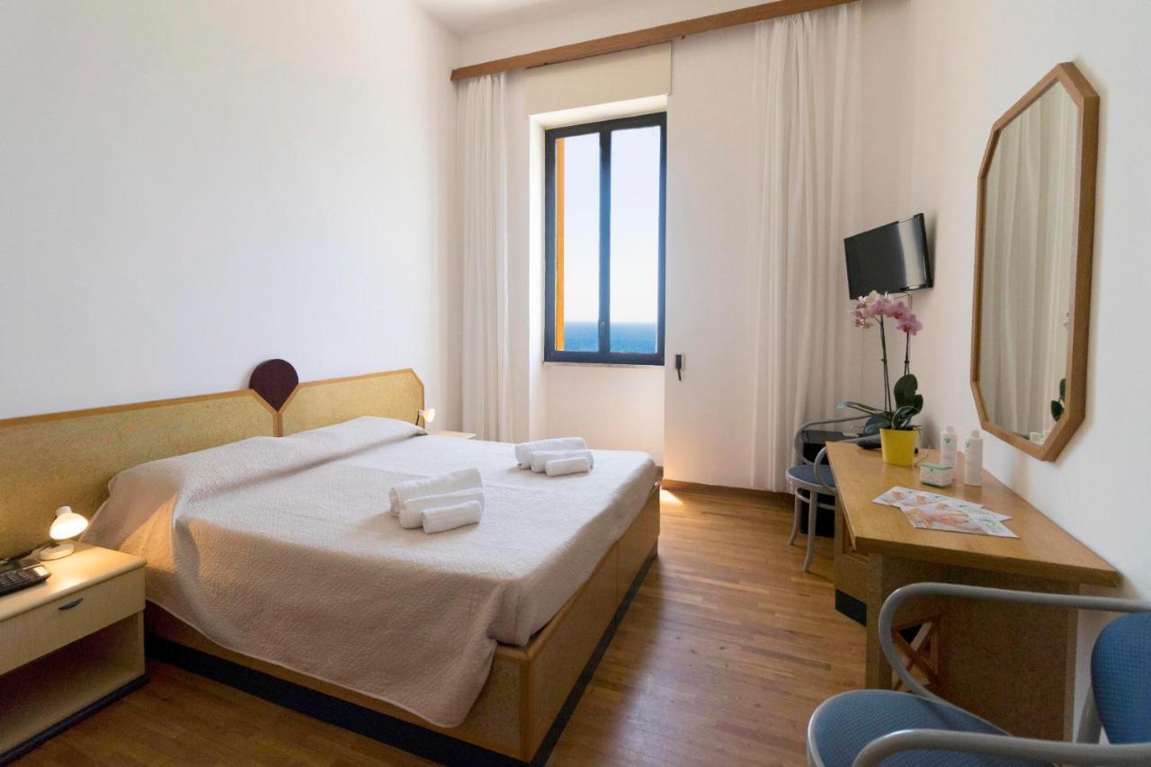 Albergo Palazzo Santa Cesarea Terme Exterior photo